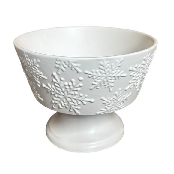 Farval Portugal Winter Christmas Embossed Snowflake Pedestal Serving Bowl Dish - Picture 1 of 6